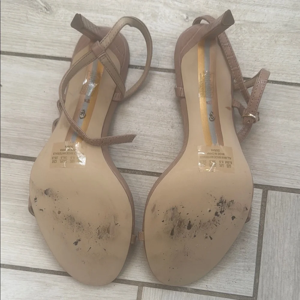 Size 8.5 Sam Edelman heels - Picture 3 of 4